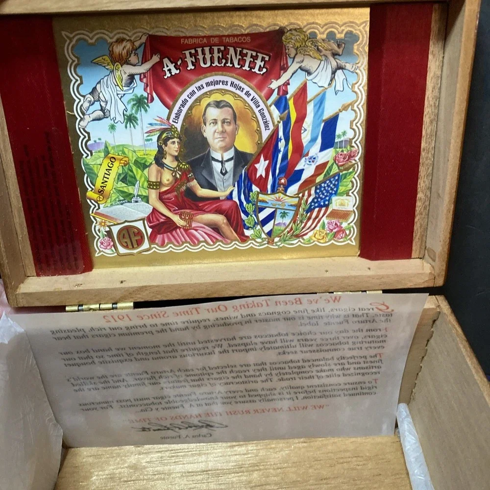 Gorgeous FLOR FINA 8-5-8 (CLARO) EMPTY WOOD CIGAR BOX - DOVE TAIL Nice A2